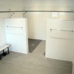 Der neue Wasch- und Duschraum, Platz für vier Duschplätze 